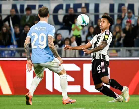 Juventus, i rraskapitur nga kalendari, sfidon Lazio-n në një duel vendimtar për Top-4