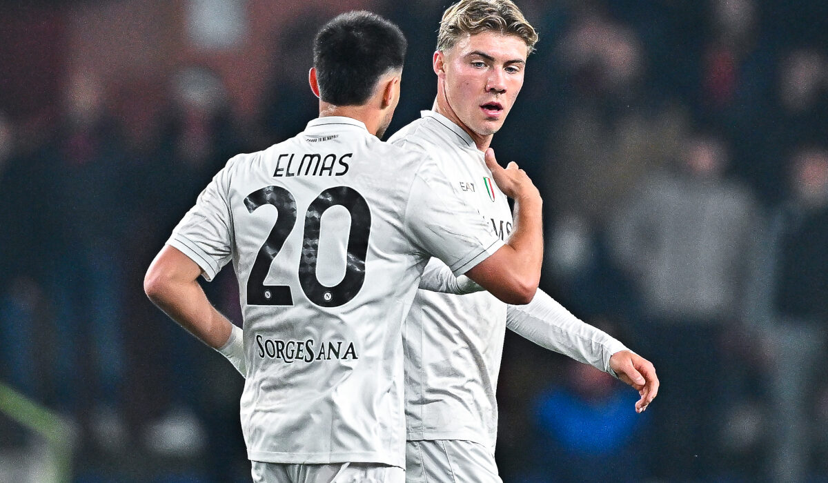 Napoli fiton me dramë në Genoa: Hojlund hero, 10 lojtarë dhe penallti në minutën e fundit