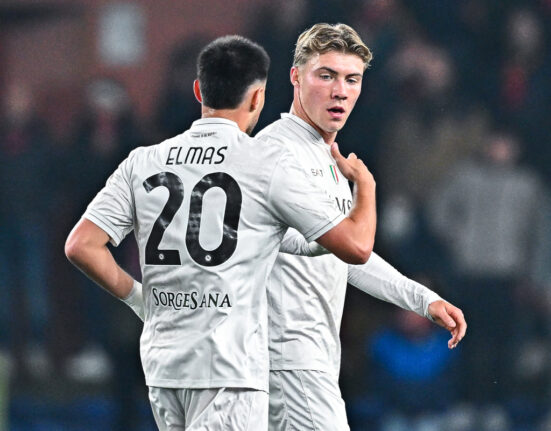 Napoli fiton me dramë në Genoa: Hojlund hero, 10 lojtarë dhe penallti në minutën e fundit